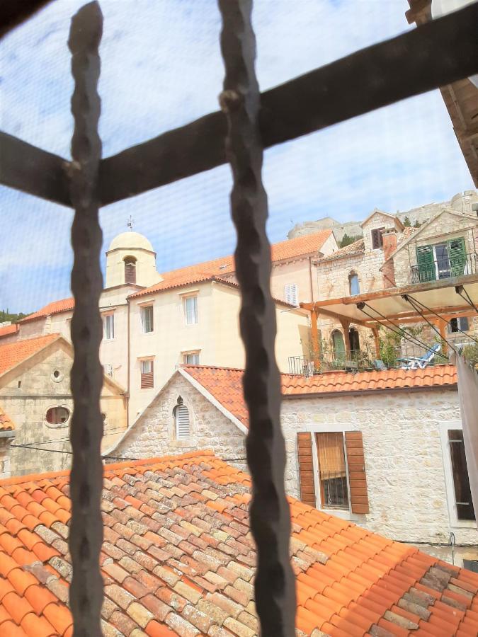 And Town Gate Hvar Apartment